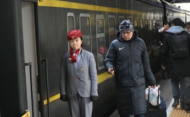 Milyonlarca Çinlinin uçak ve trene binmesi yasak