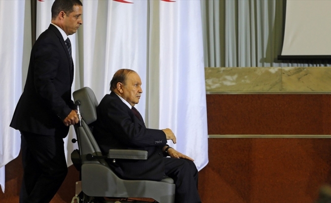 5 soruda Cezayir'de seçimlerin ertelenmesi