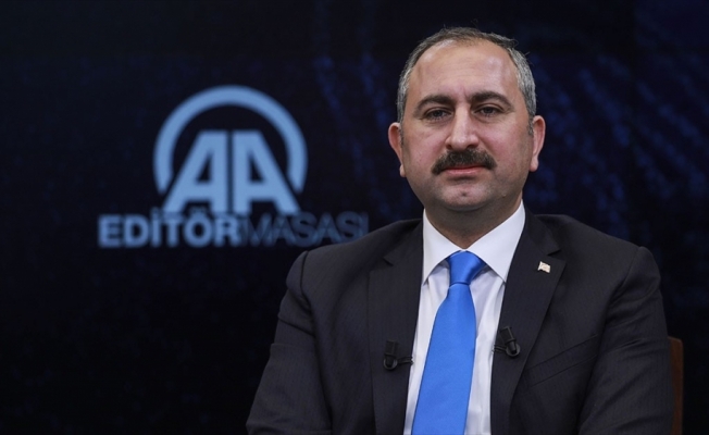 Adalet Bakanı Gül: Firari 107 FETÖ'cünün Türkiye'ye getirilmesi sağlandı