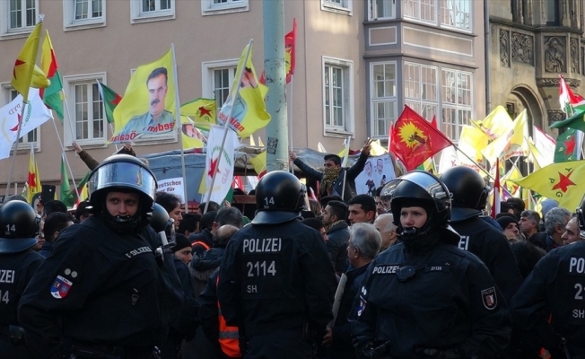 Almanya'da PKK yandaşları devlet radyo televizyonunu işgale kalkıştı