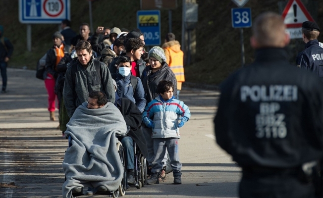 Almanya'da sığınmacılara karşı geçen yıl 2 bin suç işlendi