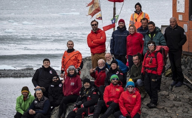 Antarktika'daki Türk ekibinden yabancı üslere ziyaret