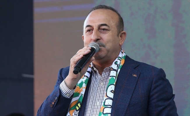 Dışişleri Bakanı Çavuşoğlu: Denize düşen yılana sarılır misali FETÖ'ye sarıldılar