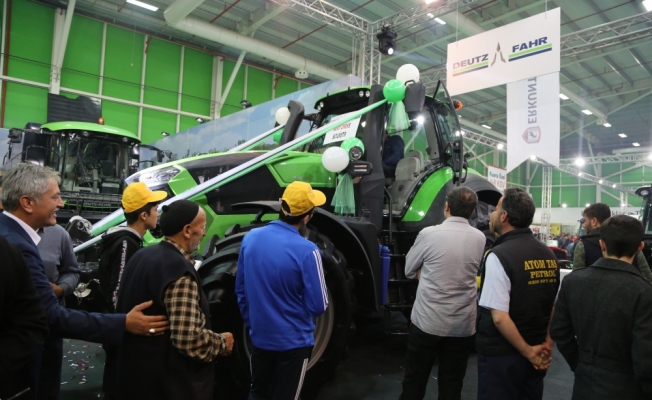 Fuarın en büyük traktörü 1 milyon 780 bin liraya satıldı