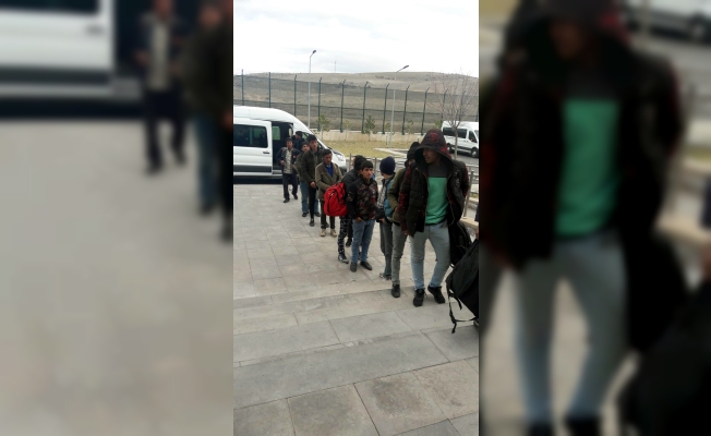 Kayseri'de 13 düzensiz göçmen yakalandı