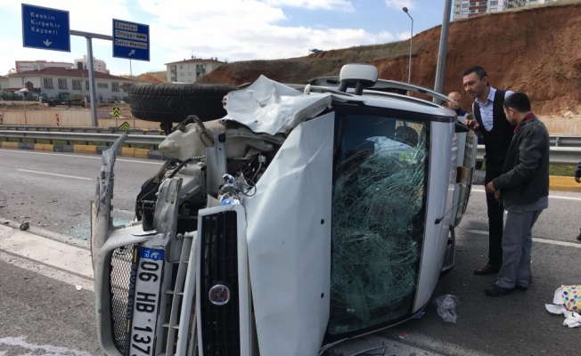 Kırıkkale'de otomobil ile hafif ticari araç çarpıştı: 6 yaralı