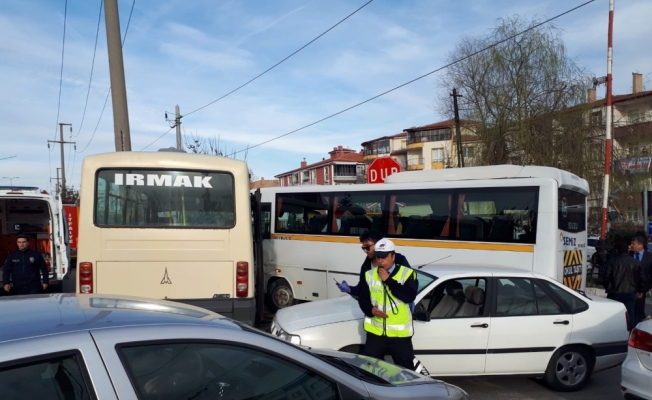 Kırıkkale'de zincirleme trafik kazası: 4 yaralı