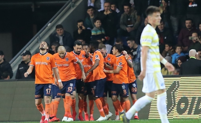 Medipol Başakşehir Fenerbahçe'yi mağlup etti