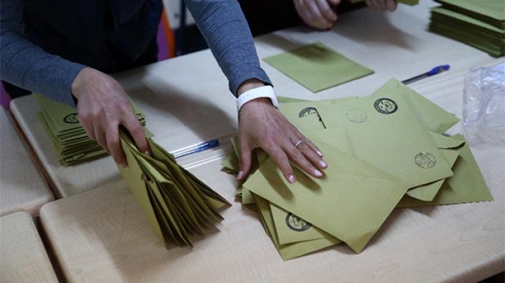 AK Parti Ankara'da oyların tekrar sayımını isteyecek