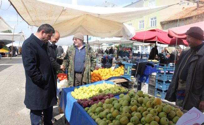 Başkan Çiğdem pazar esnafını ziyaret etti