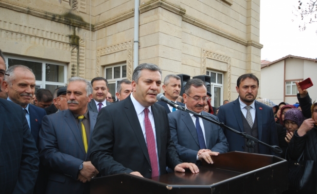 Çubuk Belediye Başkanı Demirbaş, mazbatasını aldı