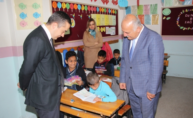 Kaymakam Can Aksoy'dan okul ziyareti