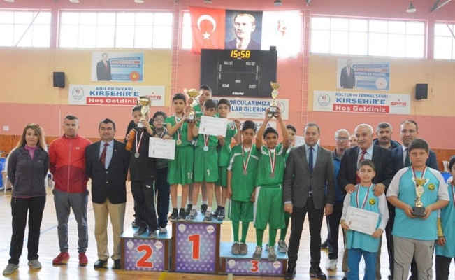 Kırşehir'de masa tenisi il birinciliği müsabakaları