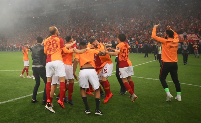 Galatasaray, Fenerbahçe'den unvan aldı
