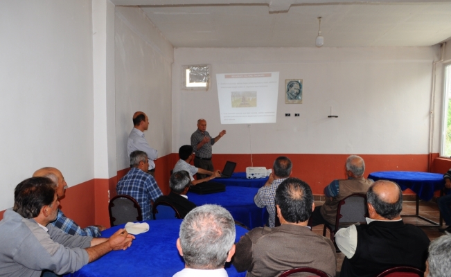 Halkapınar'da çiftçi eğitim toplantısı düzenlendi