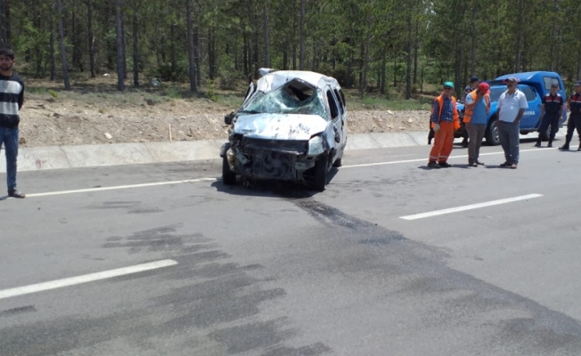 Konya'da hafif ticari araç devrildi: 5 yaralı