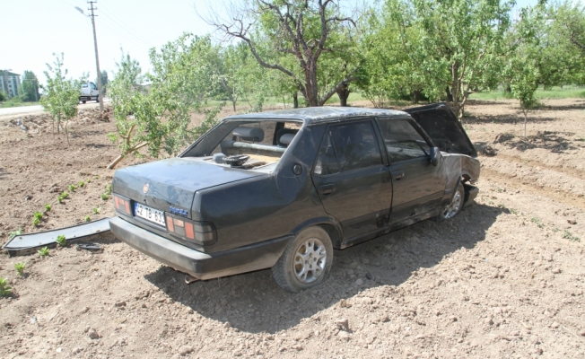 Konya'da otomobil ağaca çarptı: 3 yaralı