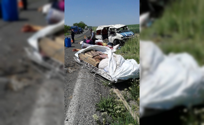 Konya'da tarım işçilerini taşıyan minibüs devrildi: 1 ölü, 7 yaralı