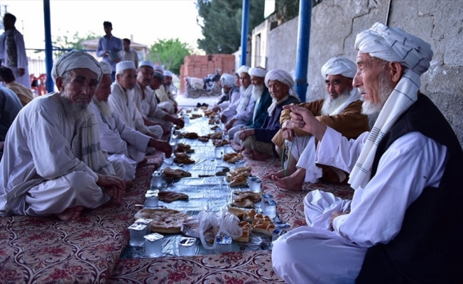 Özbek Türkleri asırlık iftar geleneğini yaşatıyor
