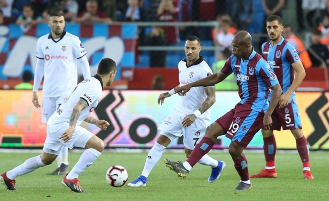 Trabzonspor evinde Beşiktaş'ı 2 golle geçti
