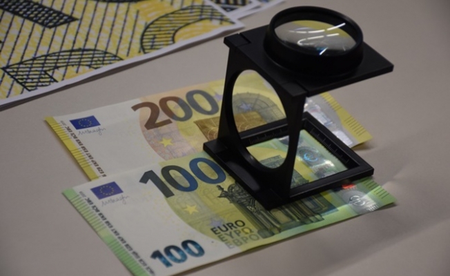 Yeni 100 ve 200 euroluk banknotlar tedavülde