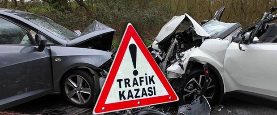 Kayseri'de iki otomobil çarpıştı: 3 ölü, 4 yaralı