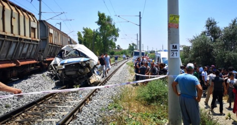 Mersin'de tren kazası: 1 ölü 4 yaralı