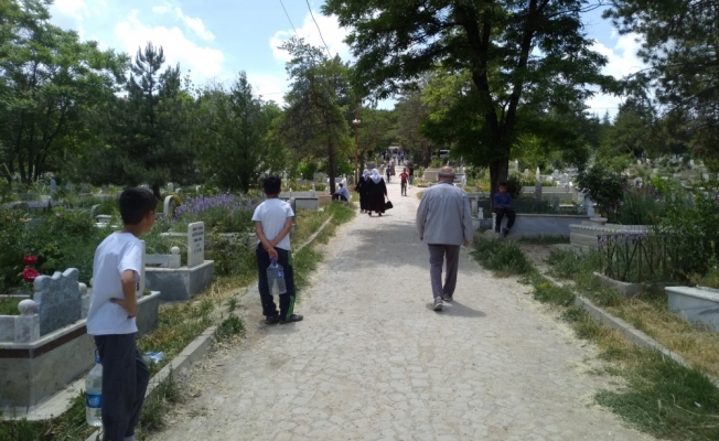 Sorgun’da mezarlık ziyareti
