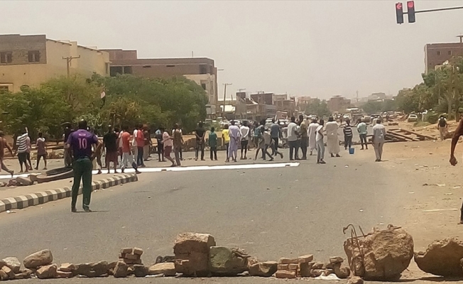 Sudanlı muhalifler ölü sayısının 100'ü geçtiğini iddia etti
