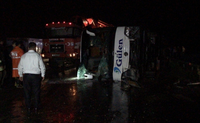 Yozgat'ta otobüs devrildi: 13 yaralı