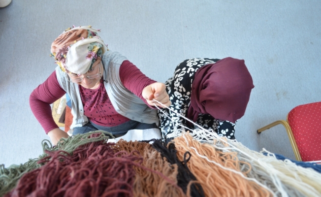 Bünyan'da halı dokuma kursu açıldı