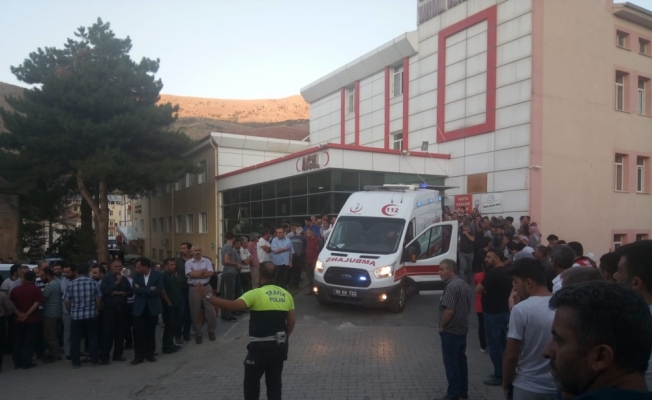 Kayseri'de minibüs ile kamyonet çarpıştı: 18 yaralı