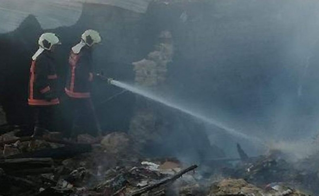 Ankara'da korkutan yangın, 4 ev kullanılamaz hale geldi