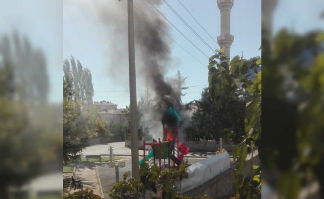Aksaray'da çocuk parkında yangın