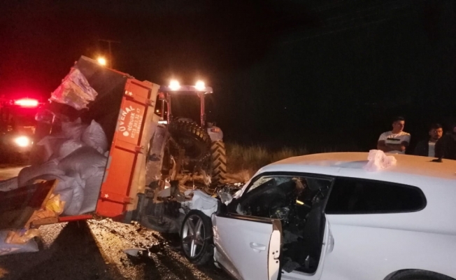 Çankırı'da otomobil traktörün römorkuna çarptı: 2 ölü, 1 yaralı