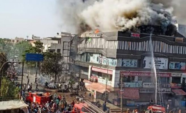 Hindistan'da korkunç yangın! 43 kişi öldü
