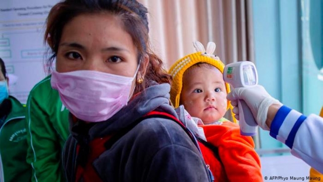 Çin'de bebek koronavirüsle doğdu... Ölü Sayısı ise 563...