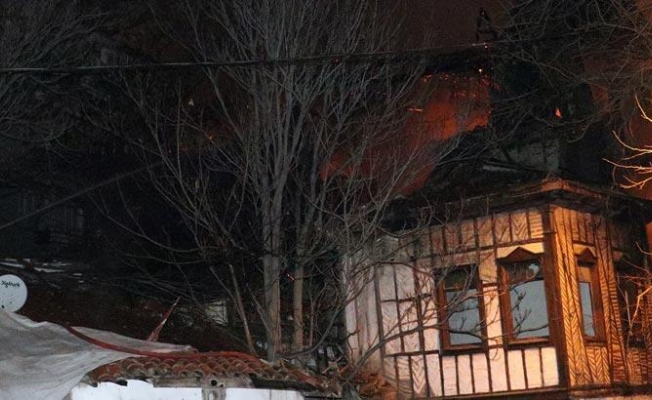Ankara'da tarihi konaklar yandı.