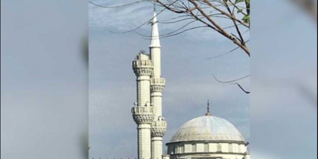 İzmir'de cami minaresinden ikinci şarkı saldırısı