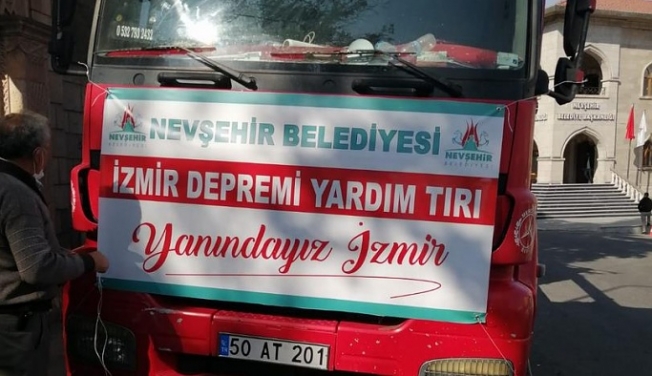 Türkiye İzmir için tek yürek. Nevşehir'den İzmir'e yardım tırı