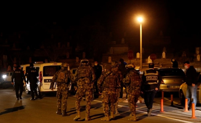 Kayseri'de polisi darbederek kaçan 2 zanlıdan biri operasyonla yakalandı