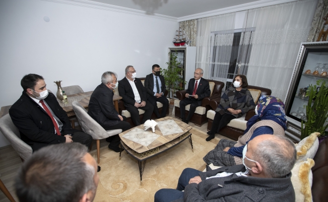 CHP Genel Başkanı Kılıçdaroğlu, yakın korumasına taziye ziyaretinde bulundu