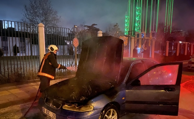 Ankara'da seyir halindeki otomobil yandı