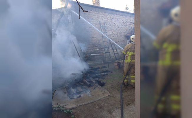 Kırıkkale'de tandırlıkta çıkan yangın hasara neden oldu