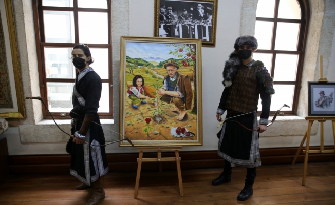 Sivas'ta Aşık Veysel'in ölüm yıl dönümü dolayısıyla fotoğraf ve resim sergisi