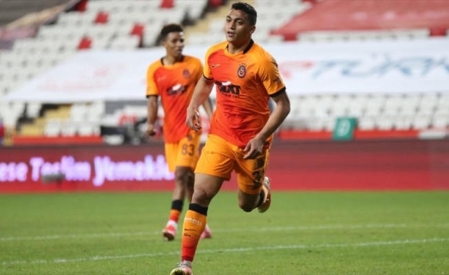 Galatasaray deplasmanda Mustafa Muhammed'in golüyle sevindi