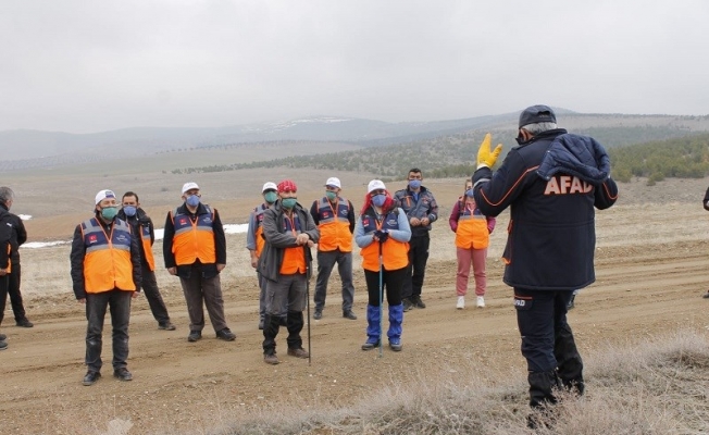 Kırşehir'de AFAD gönüllülerine arama kurtarma eğitimi verildi