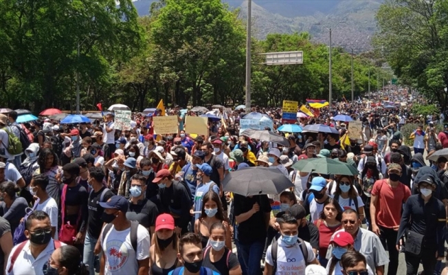 Kolombiya'da gösterilere neden olan vergi reformuyla vatandaştan daha fazla vergi toplanması amaçlanıyor