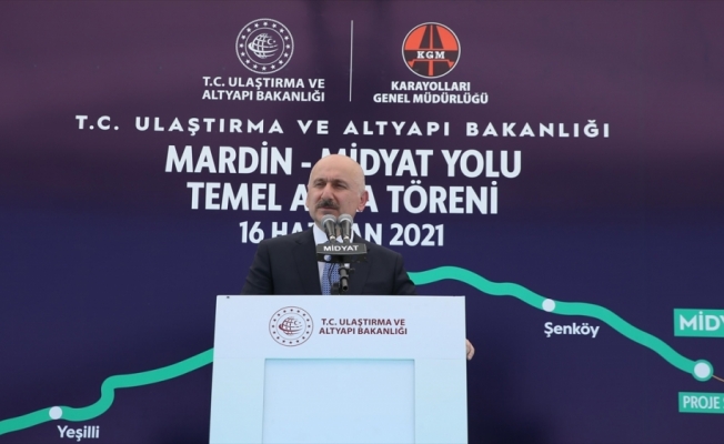 Bakan Karaismailoğlu: Mardin-Midyat Yolu'nu tamamen bölünmüş yol haline getirmek için çalışmalara başlıyoruz