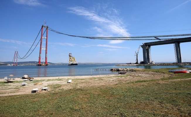 Çanakkale Boğazı, köprü çalışmaları nedeniyle transit gemi geçişlerine tek yönlü kapatıldı